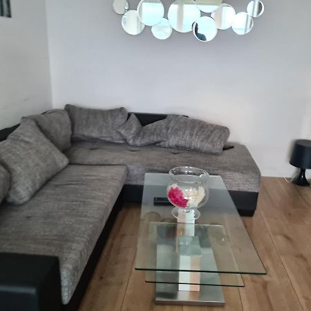 Sehr Schoene Drei Zimmer Deluex Wohnung In Sindelfingen Exteriér fotografie