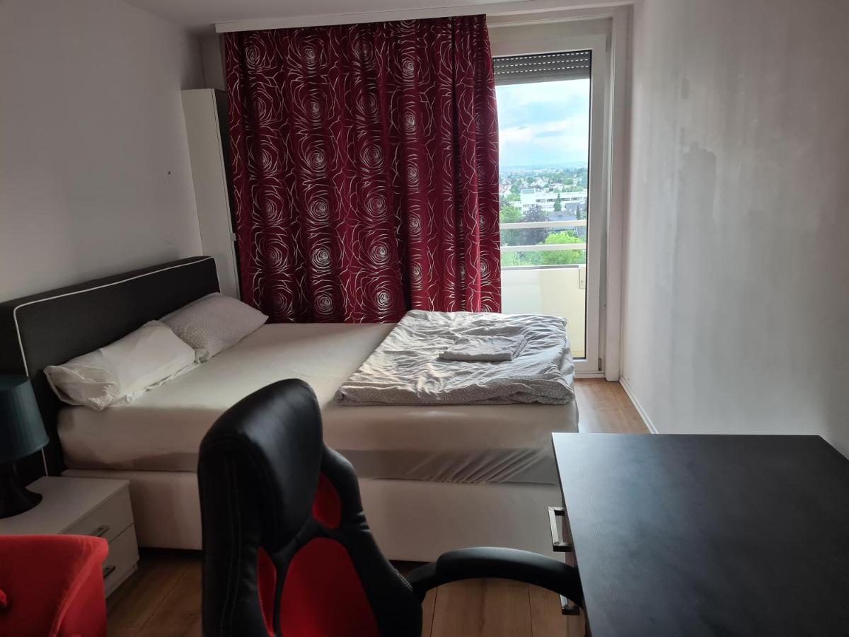 Sehr Schoene Drei Zimmer Deluex Wohnung In Sindelfingen Exteriér fotografie