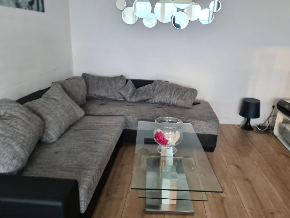 Sehr Schoene Drei Zimmer Deluex Wohnung In Sindelfingen Exteriér fotografie