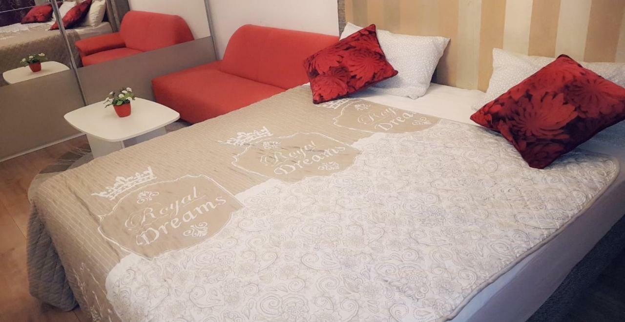 Sehr Schoene Drei Zimmer Deluex Wohnung In Sindelfingen Exteriér fotografie