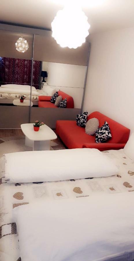 Sehr Schoene Drei Zimmer Deluex Wohnung In Sindelfingen Exteriér fotografie