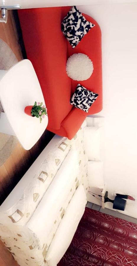 Sehr Schoene Drei Zimmer Deluex Wohnung In Sindelfingen Exteriér fotografie